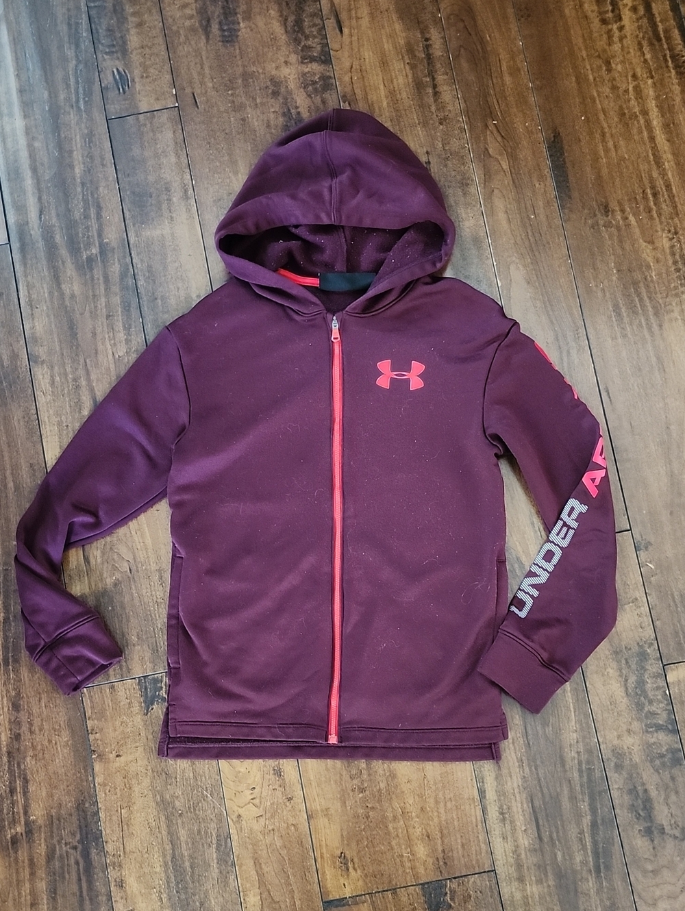 3/$15! Under Armour Youth Large Burgundy Full-Zip Hoodie with Red Accents